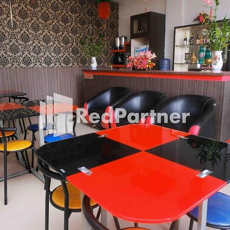 Hotel Permata Makassar Mitra Reddoorz Balangberu ภายนอก รูปภาพ