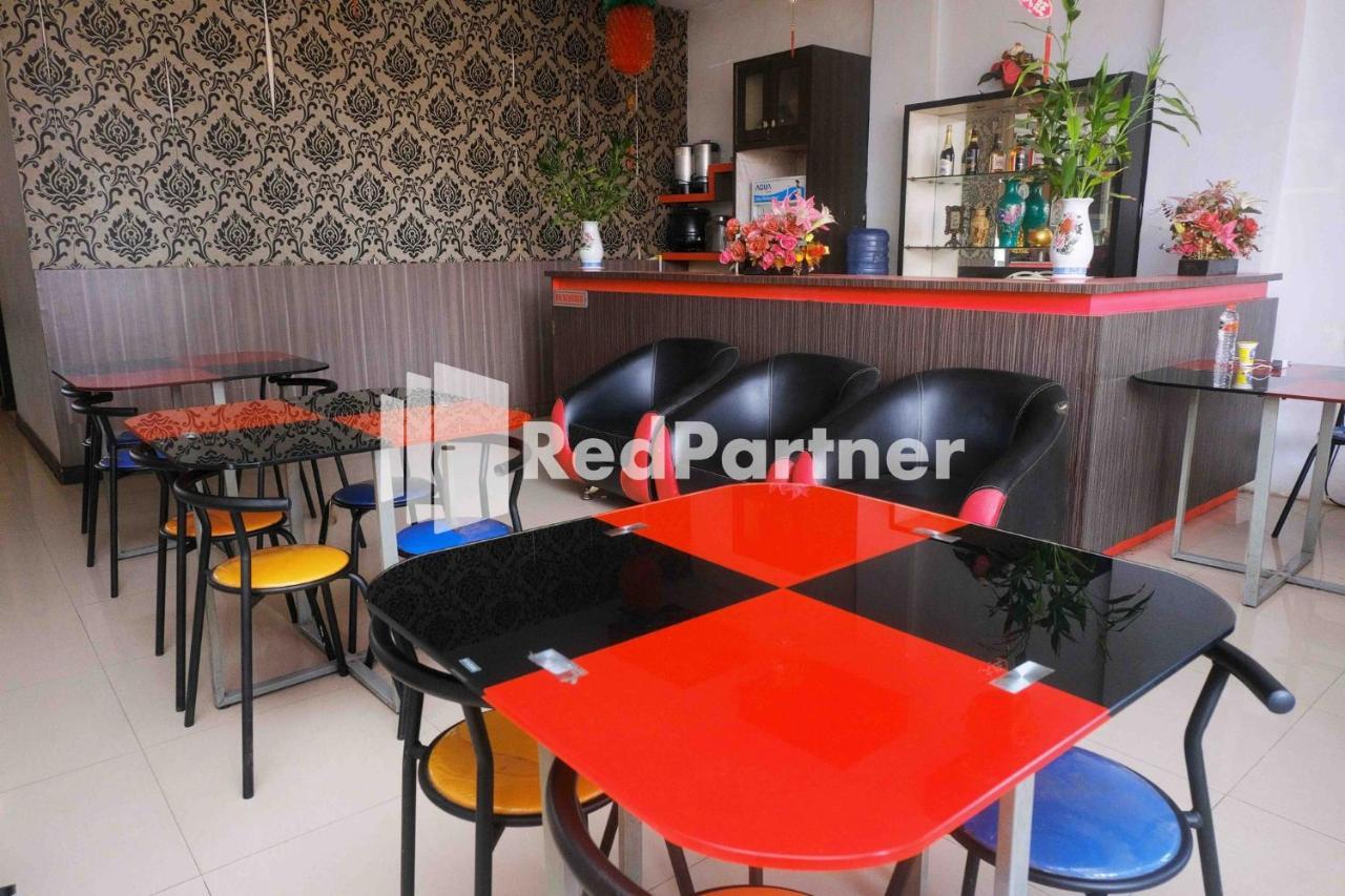 Hotel Permata Makassar Mitra Reddoorz Balangberu ภายนอก รูปภาพ