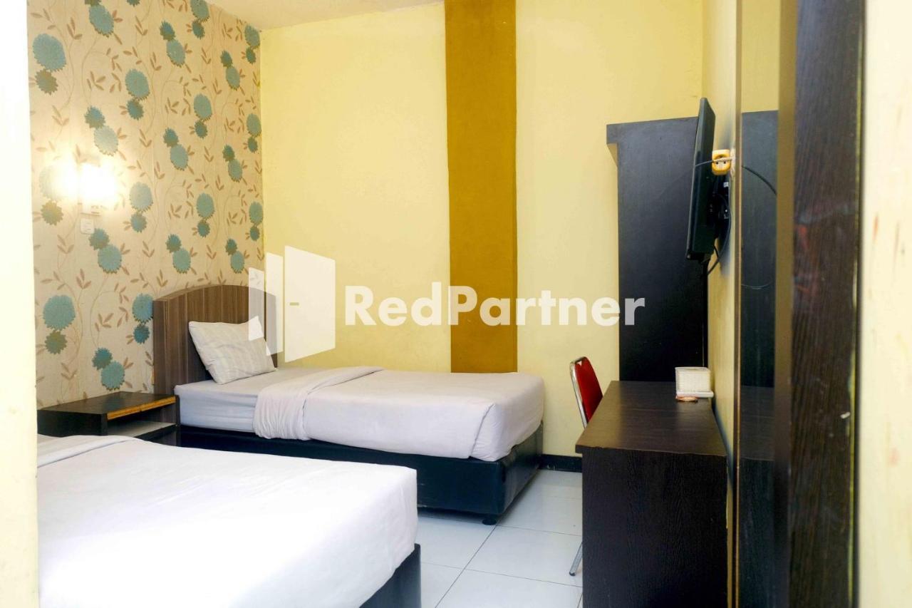 Hotel Permata Makassar Mitra Reddoorz Balangberu ภายนอก รูปภาพ