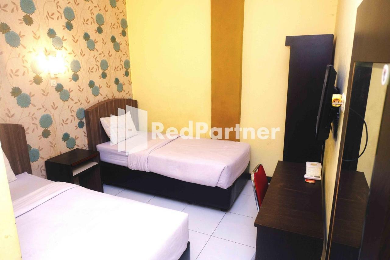 Hotel Permata Makassar Mitra Reddoorz Balangberu ภายนอก รูปภาพ