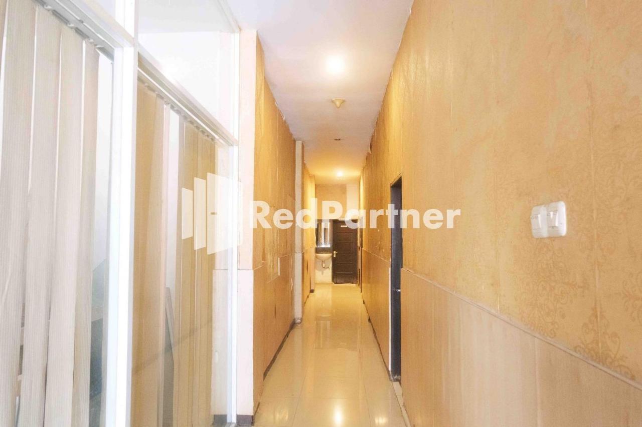 Hotel Permata Makassar Mitra Reddoorz Balangberu ภายนอก รูปภาพ